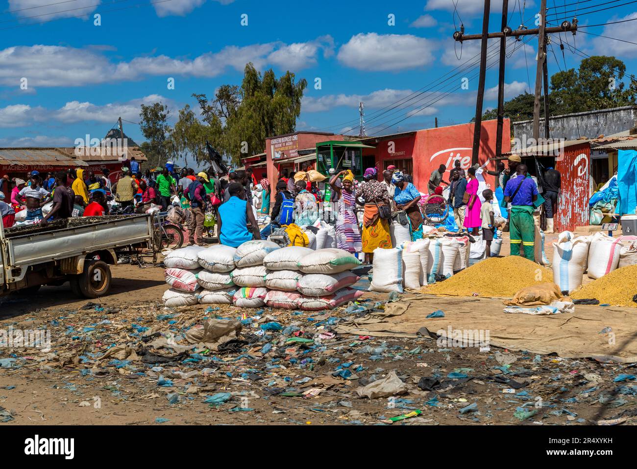 Corn is traded on the market of Mnyanga, Malawi Stock Photo Alamy