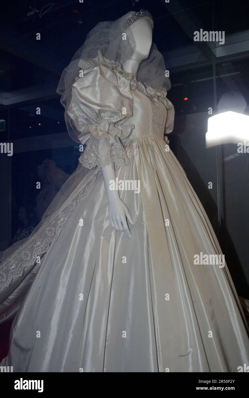 museum princess diana wedding dress Princess Diana's wedding dress going on display at Kensington Palace