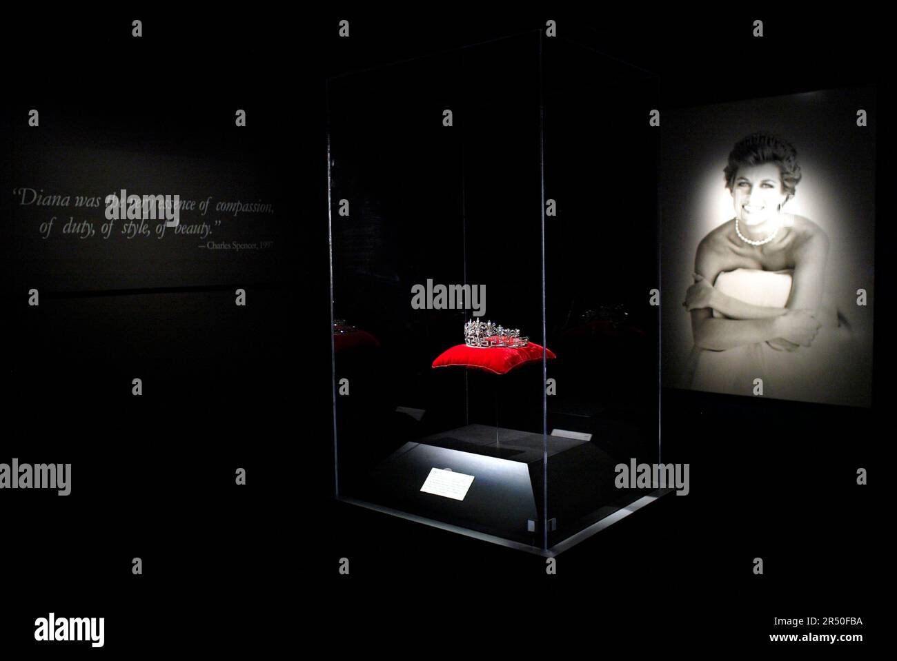 A tiara belonging to the Spencer family at the opening of Diana: A Celebration, which displays a collection of Diana’s garments and belongings from the Spencer family home, Althorp. Powerhouse Museum, Sydney, Australia. 27.09.07. Stock Photo