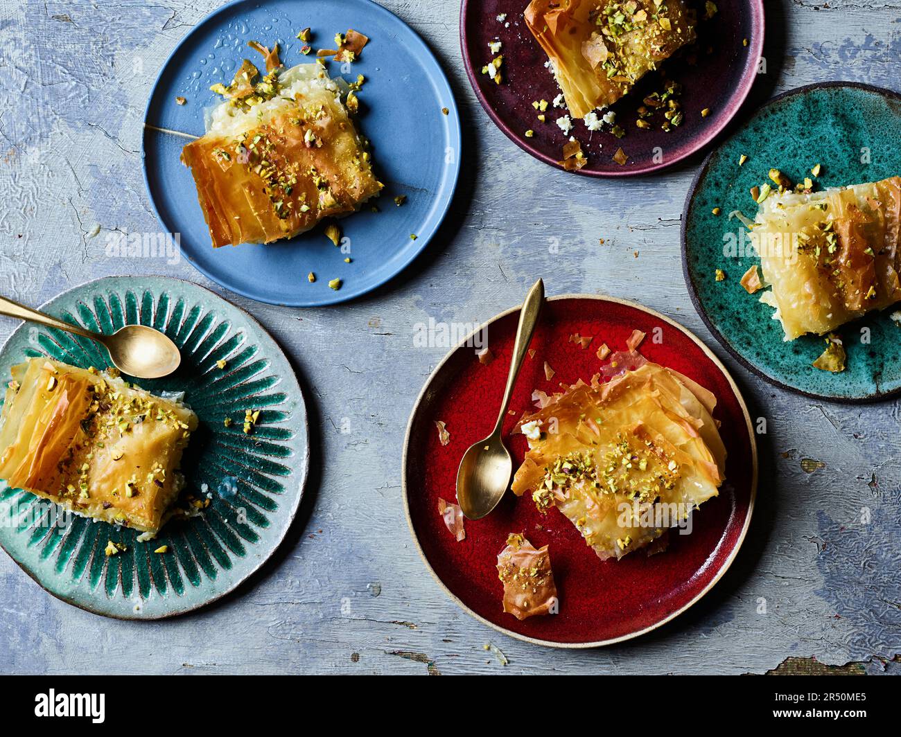 Baklava mit Pistazien Stock Photo - Alamy