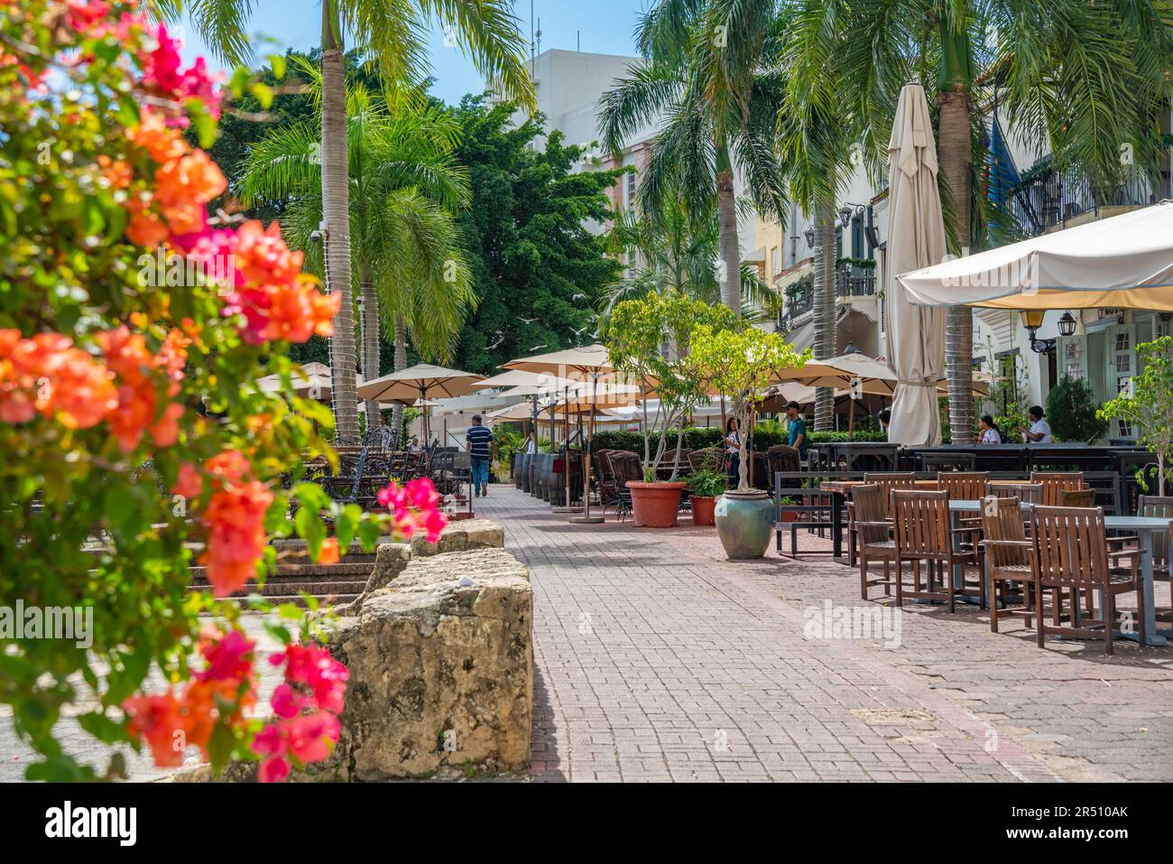 View of cafes and restaurant in Plaza de la Hispanidad, Santo Domingo, Dominican Republic, West Indies, Caribbean, Central America Stock Photo