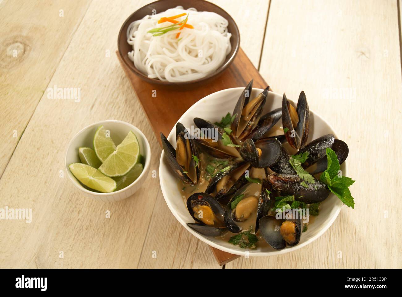 Mussels with green curry Stock Photo Alamy