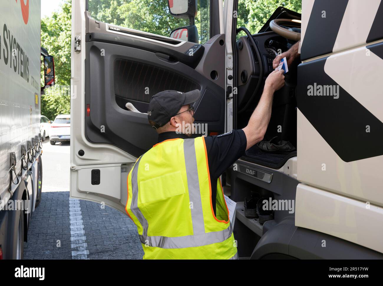 Overloaded Truck Images – Browse 1,371 Stock Photos, Vectors, and Video