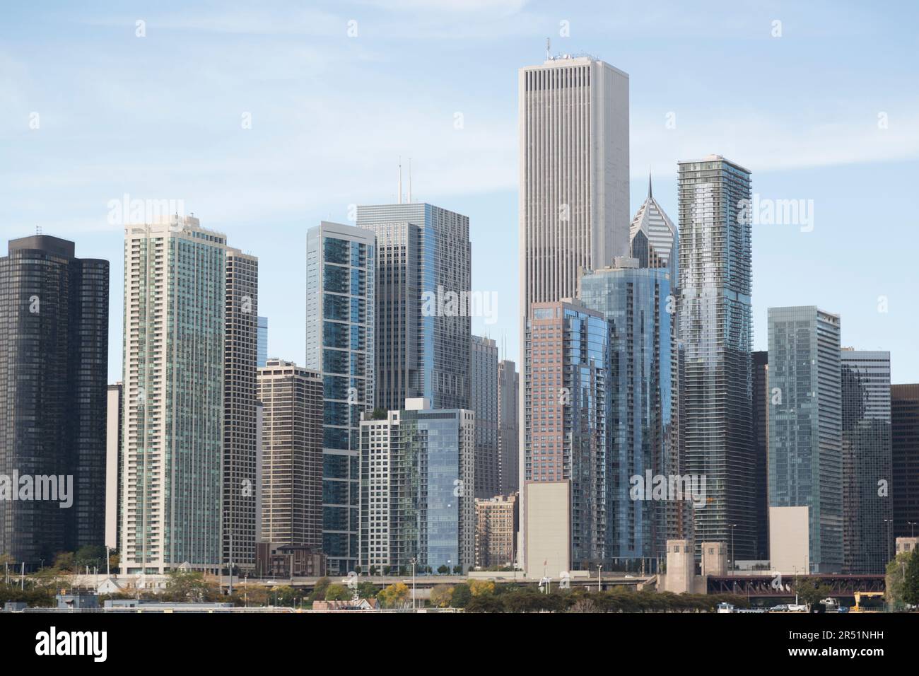 City skyline skyscrapers hi-res stock photography and images - Alamy