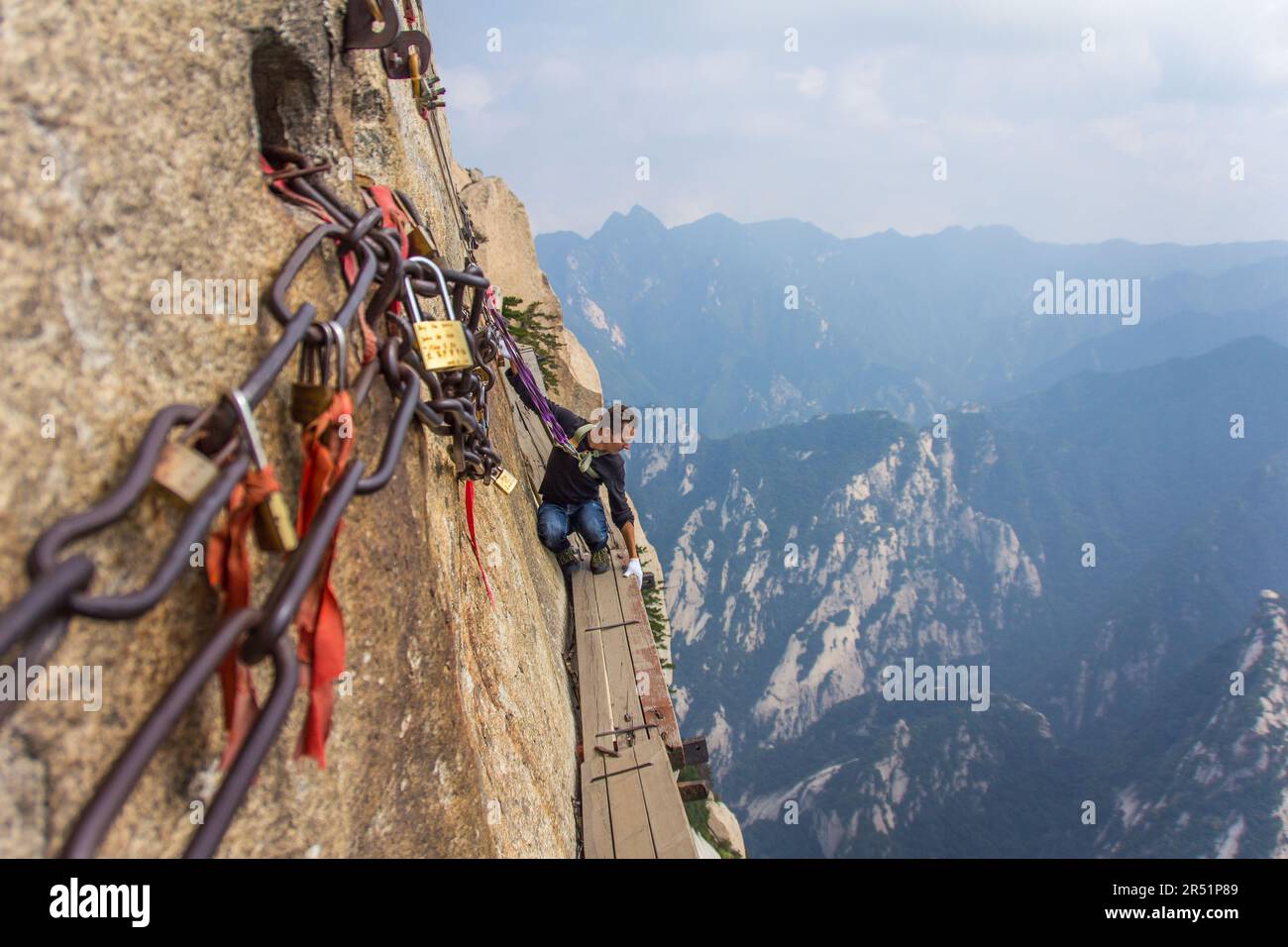 plank trail, the most dangerous hike in the world, sacred mountain of  Huashan, China Stock Photo - Alamy, image size:1300x956