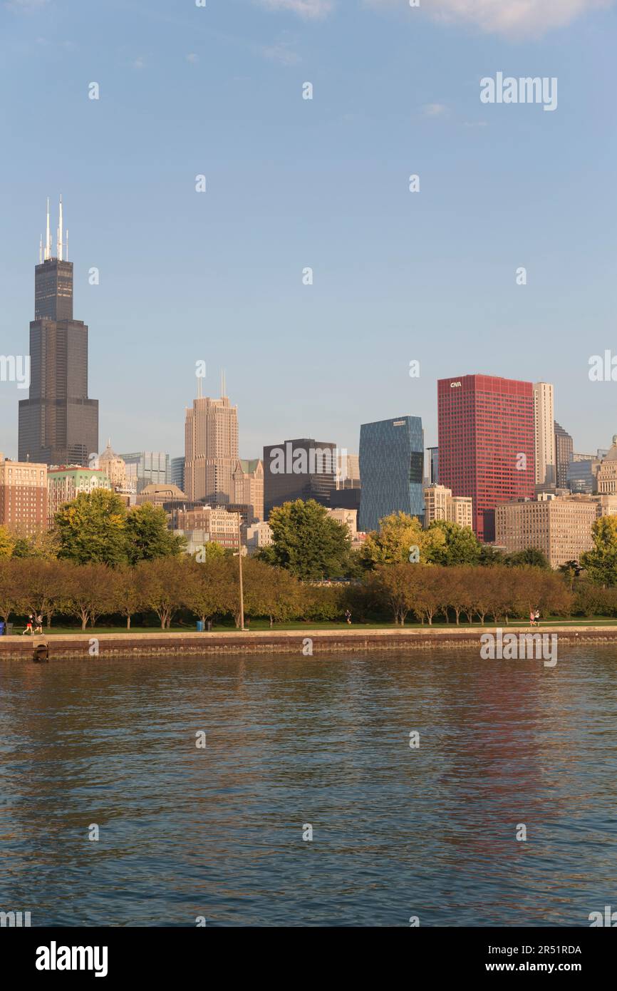 Chicago skyline lake front hi-res stock photography and images - Alamy