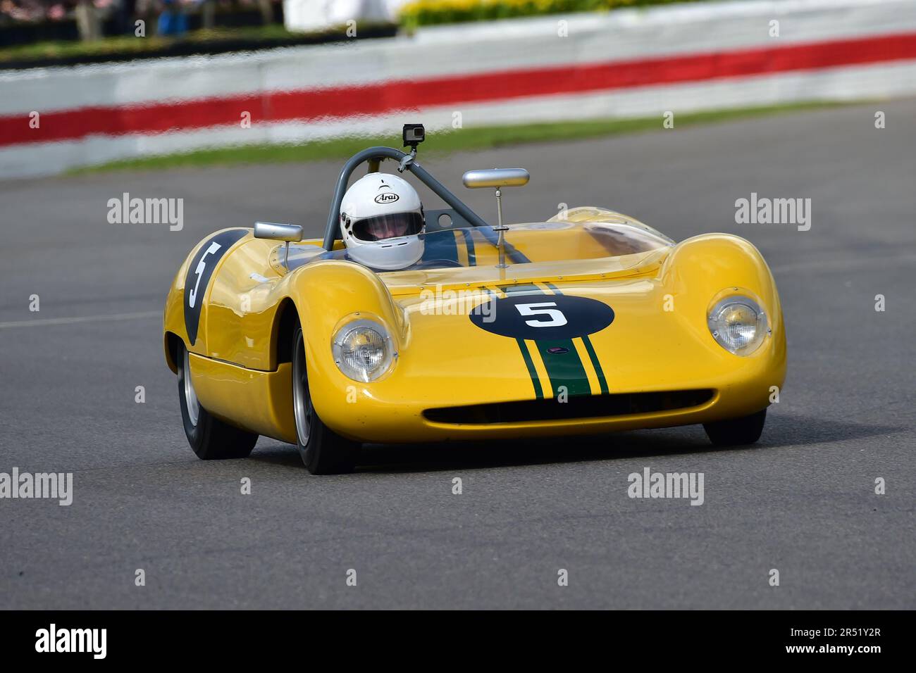 Geoff Underwood, Samuel Harrison, Brabham BT5, Gurney Cup, a forty five minute race for prototype sports cars that competed between 1960 and 1966 with Stock Photo