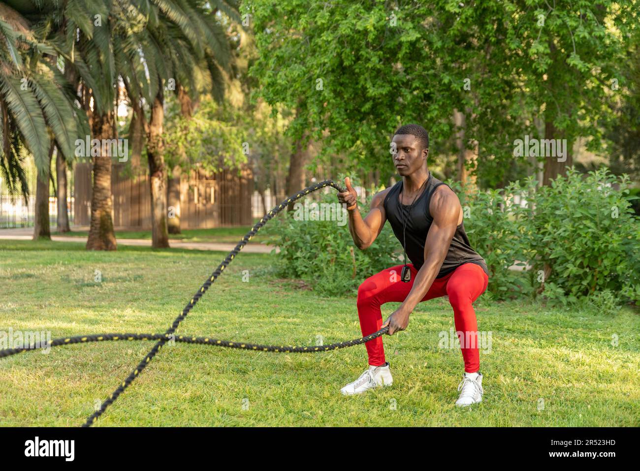 Battle rope training hi res stock photography and images Page 14 Alamy