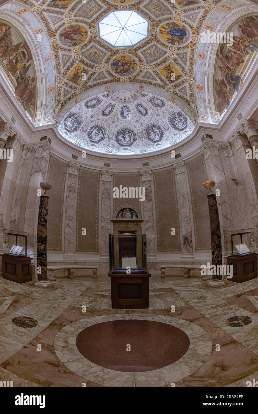 Morgan Rotunda Room  - The Rotunda,is the dramatic center of the McKim building. Its intricate and elaborate decoration and architectural style within Stock Photo