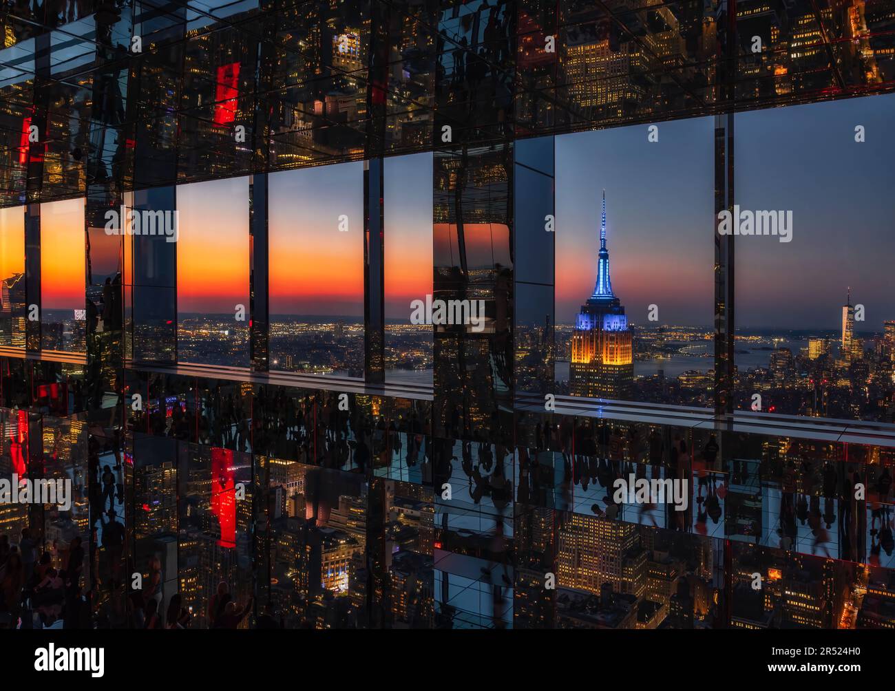 NYC Summit Sunset - View from the Summit experience at One Vanderbilt observatory at midtown Manhattan in New York City, New York.    This sunset view Stock Photo