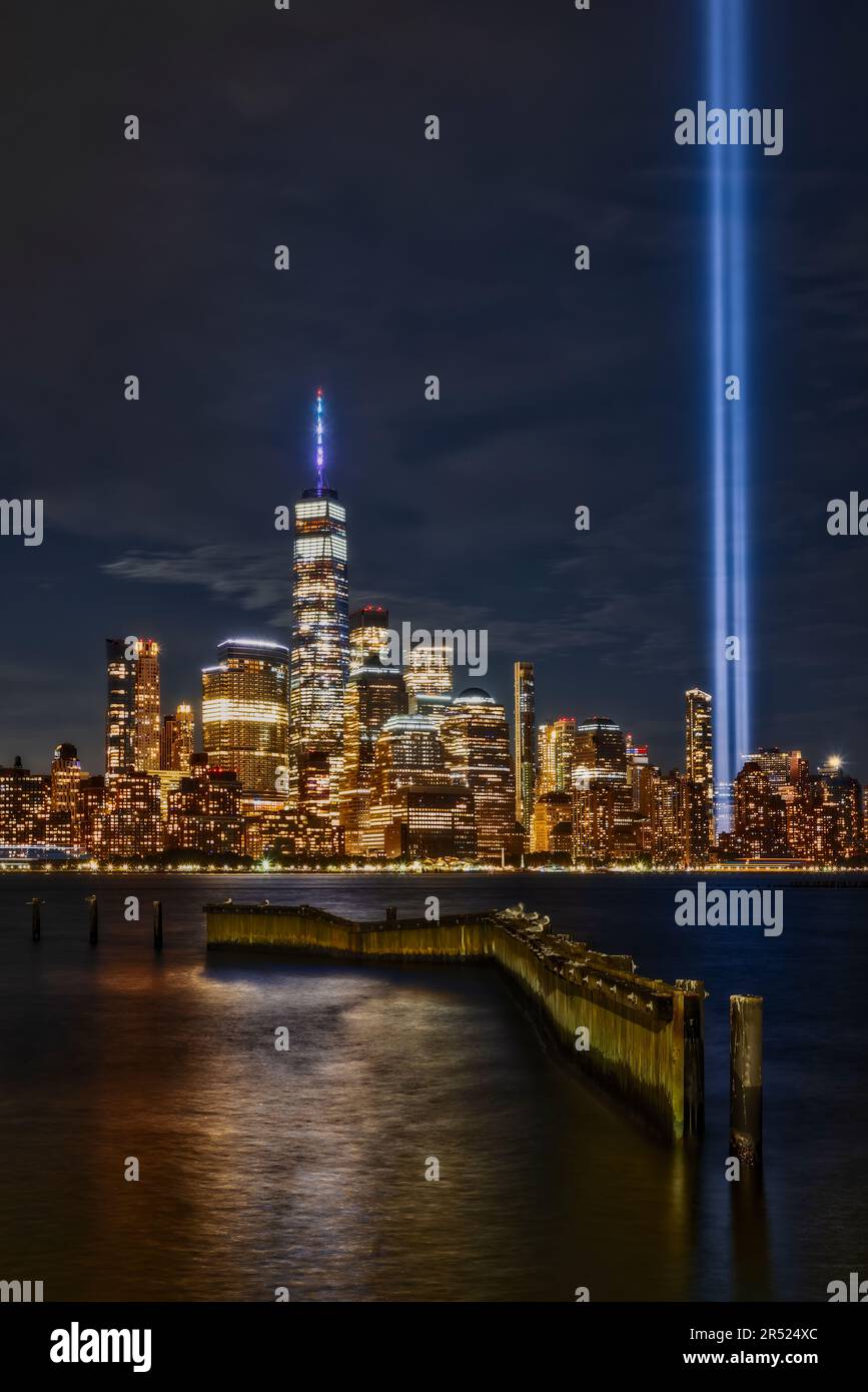 Tribute In Lighs 911 NYC - View to the One World Trade Center commonly referred to as the Freedom Tower in Lower Manhattan in New York City. Alongside Stock Photo