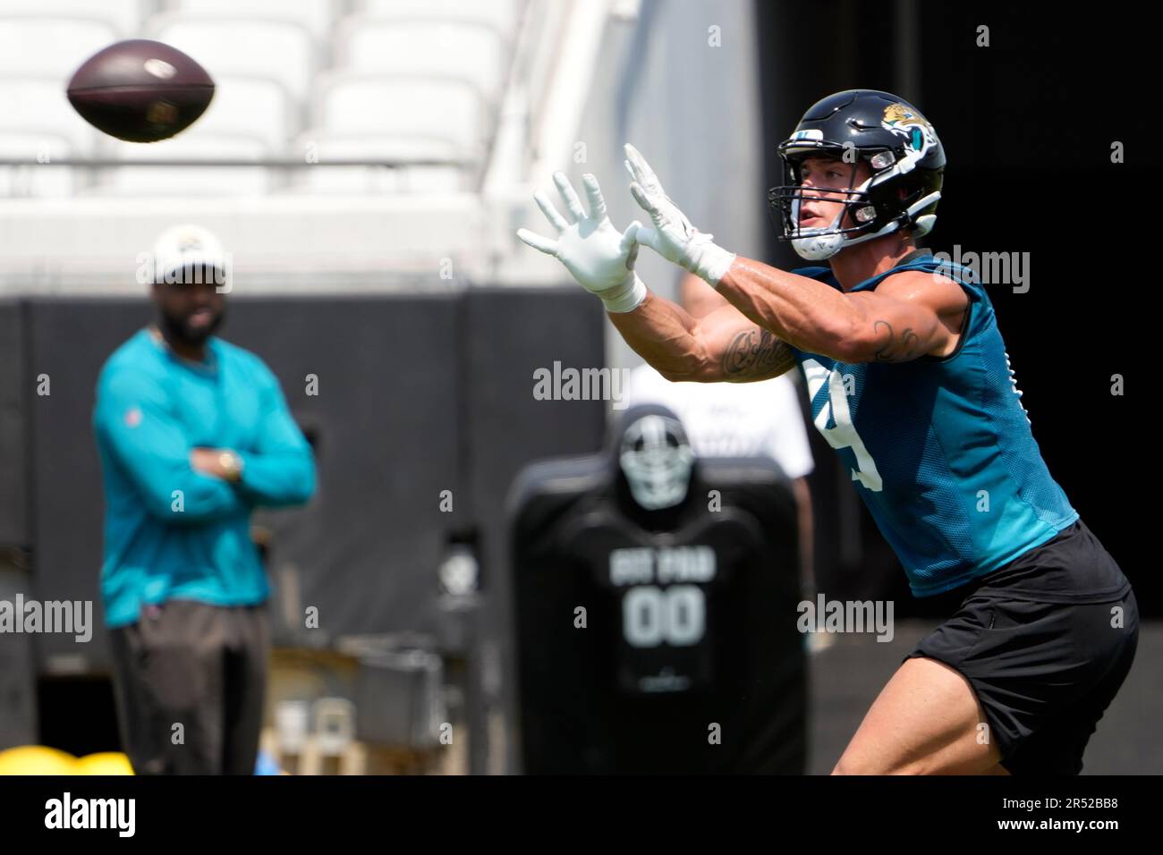 Jacksonville Jaguars tight end Sammis Reyes makes a reception during an