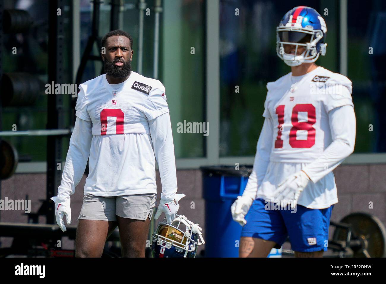 New York Giants wide receivers Parris Campbell (0) and Isaiah Hodgins