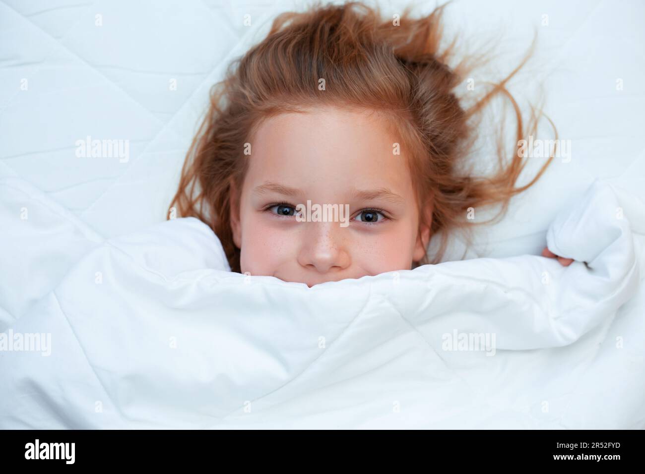 Portrait of a little girl sleeping in bed at home Stock Photo - Alamy