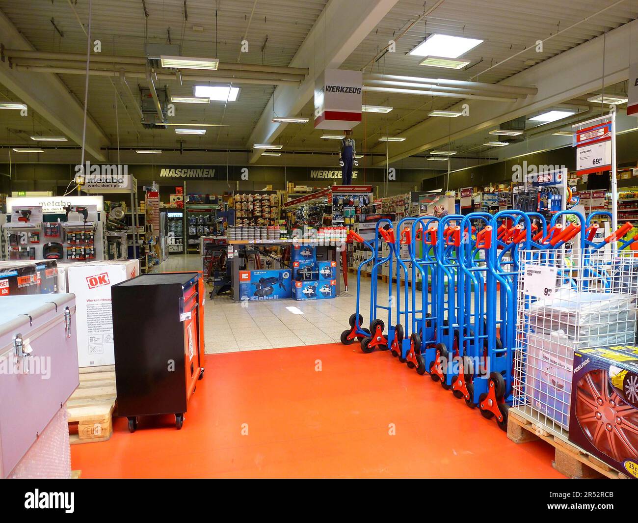 DIY store, tools department Stock Photo Alamy