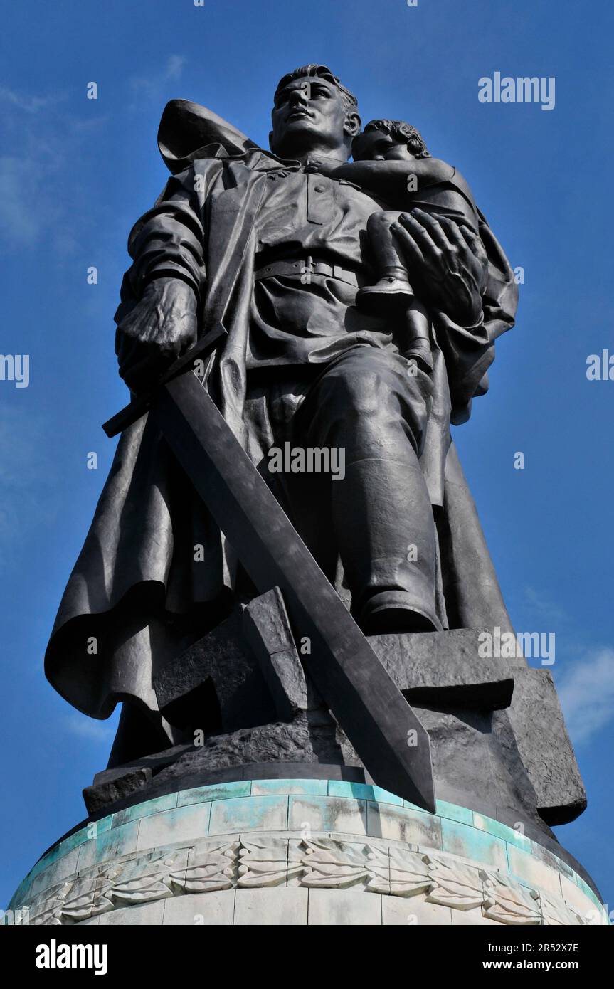 Warrior Sculpture, Soviet Memorial, Treptow, Berlin, Germany, Soldier ...