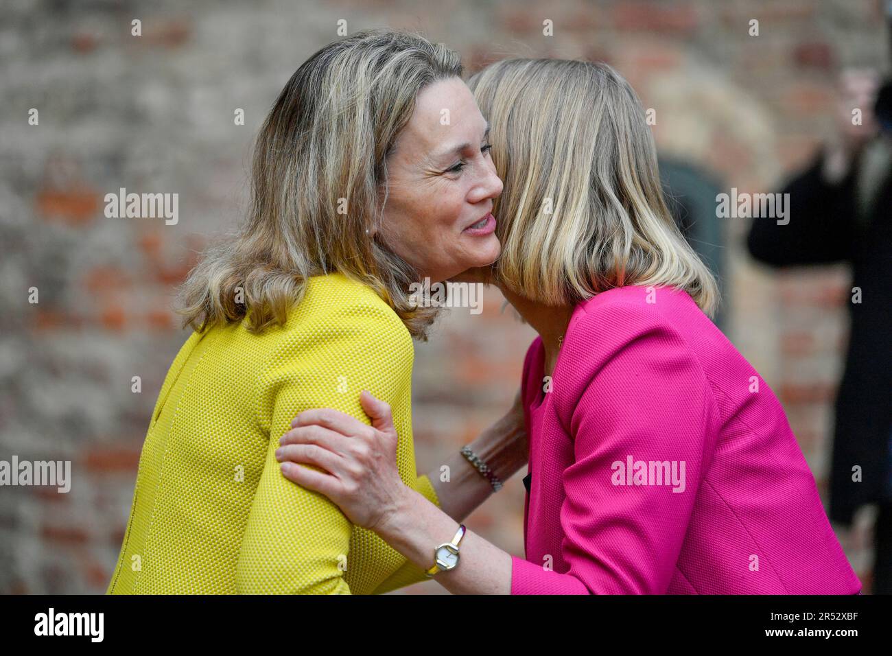 Oslo 20230531.NATO ambassador Julianne Smith (left) from the USA is welcomed by Foreign Minister Anniken Huitfeldt as she arrives at the dinner for NATO's foreign ministers at Akershus Fortress on Wednesday afternoon. Photo: Rodrigo Freitas / NTB / POOL Stock Photo