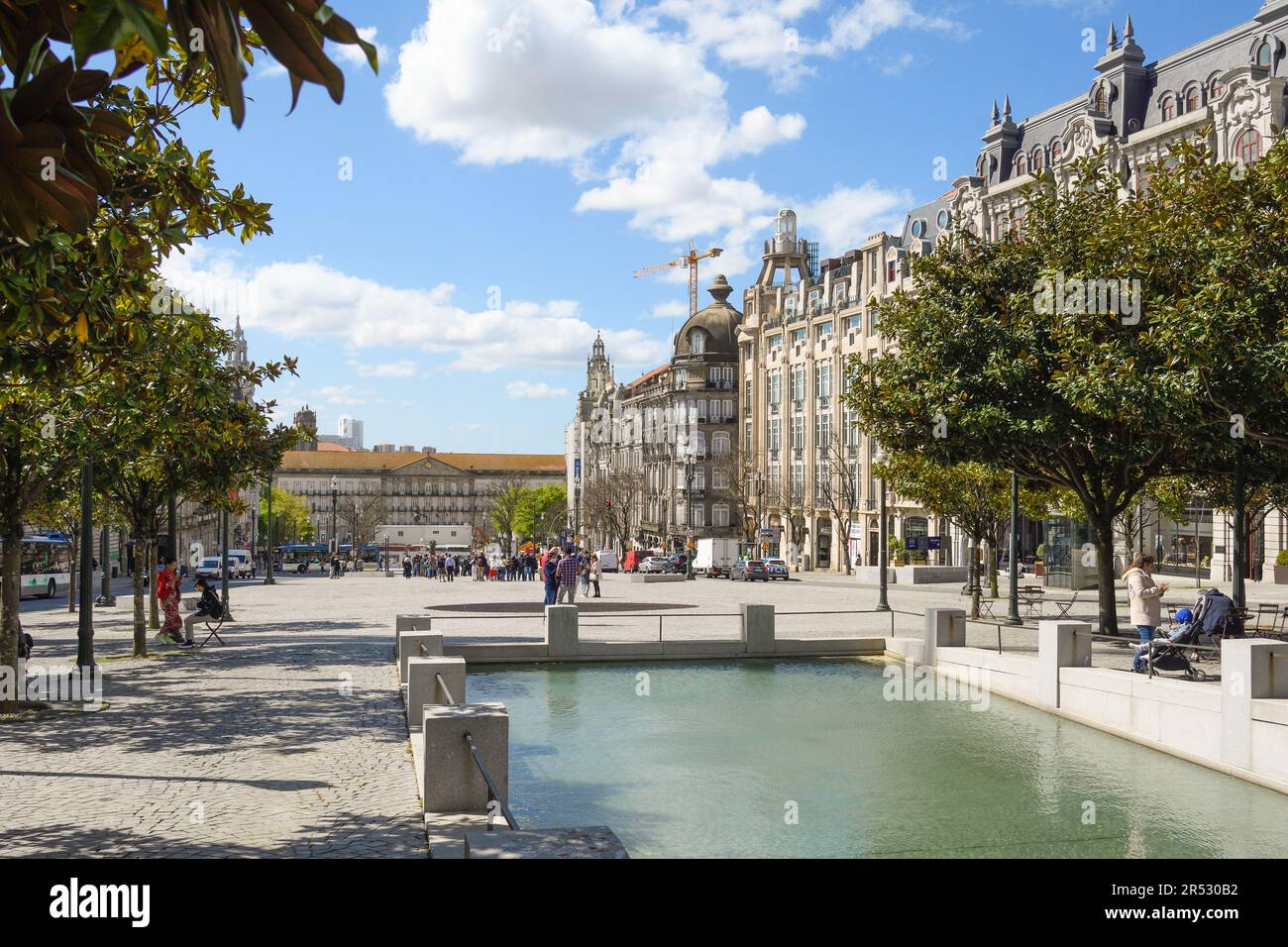 Praça da liberdade porto hi-res stock photography and images - Alamy