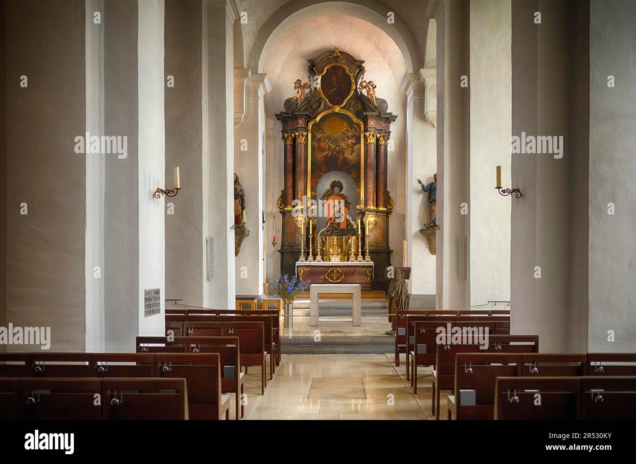 Datei:Auw bei Prüm (Eifel); kath. Pfarrkirche St. Peter und Paul g.jpg - Wikiped