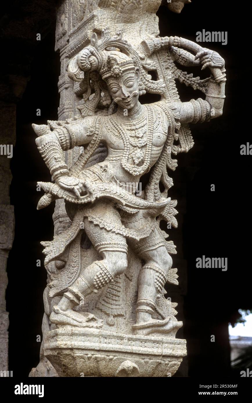 Veerapathirar Veerabhadra sculpture in Srivaikuntanathan Perumal temple