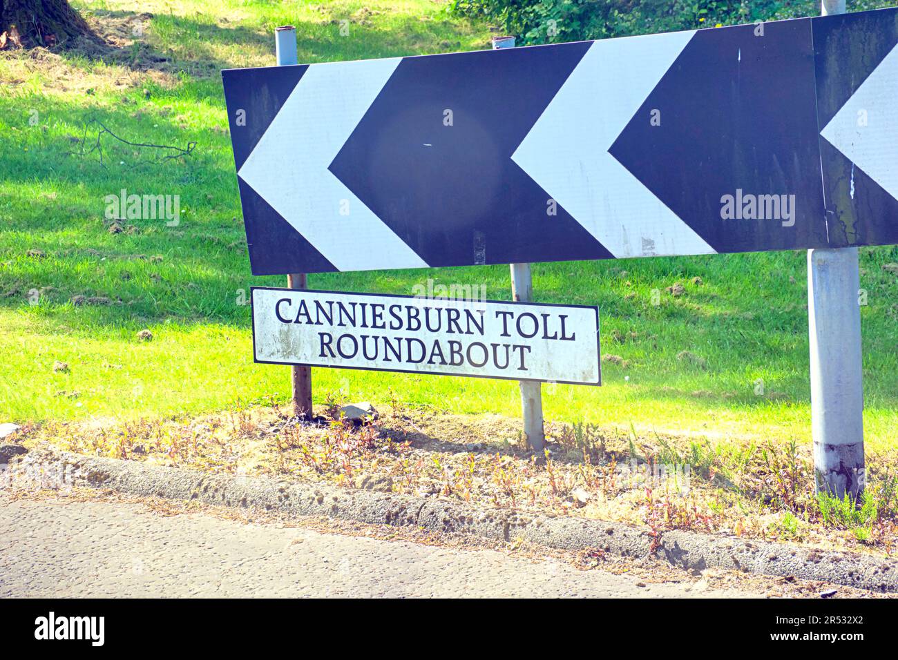 canniesburn toll roundabout sign Stock Photo