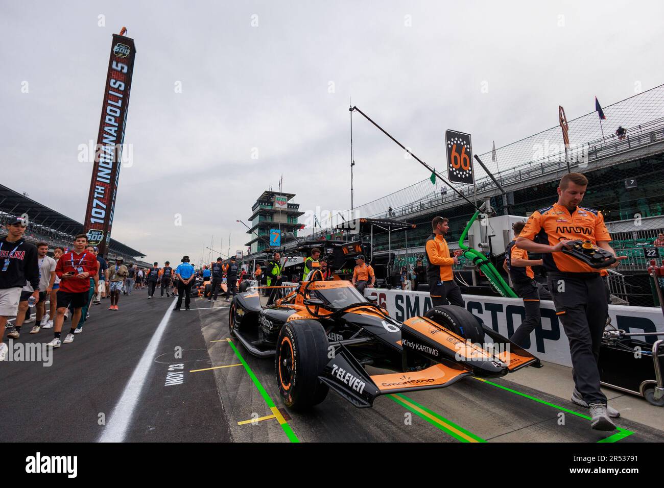 INDIANAPOLIS, INDIANA, UNITED STATES 2023/05/28 Crew of Chip Ganassi Racing driver Tony