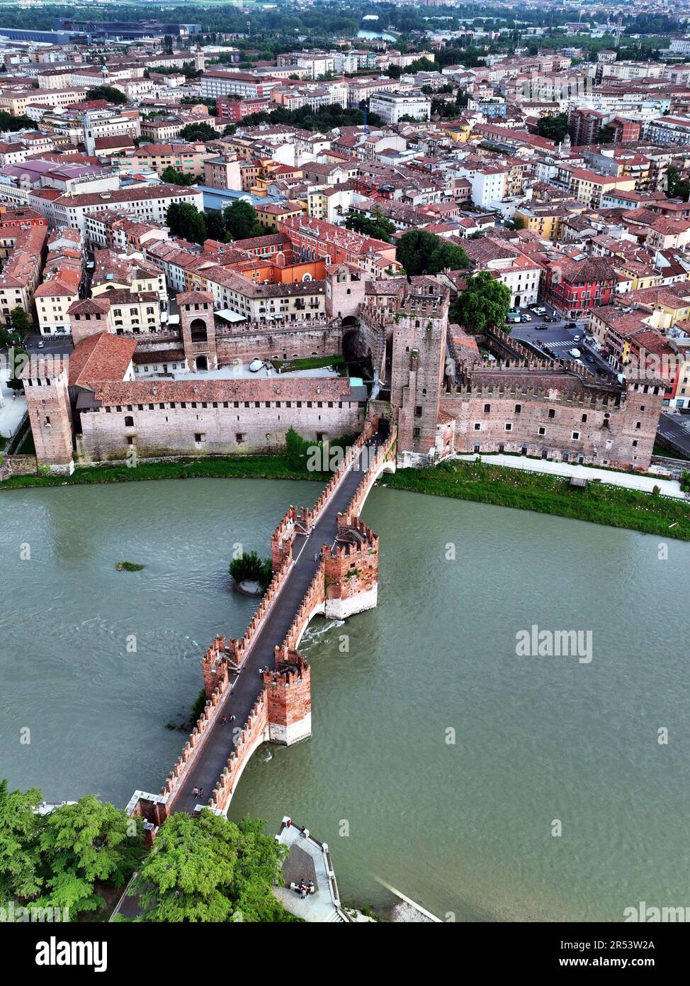 Aerial view of Verona city and Castelvecchio scaliger bridge. Veneto ...
