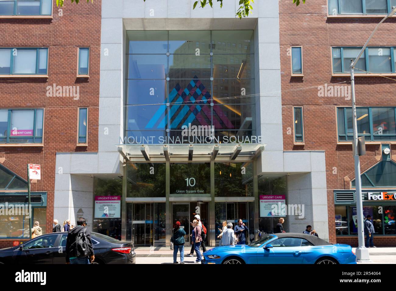 entrance to Mount Sinai medical pavilion in Union Square, Manhattan