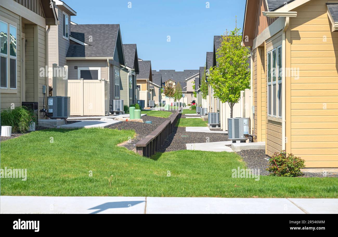 Idaho residentials between the houses backyard construction and spaces