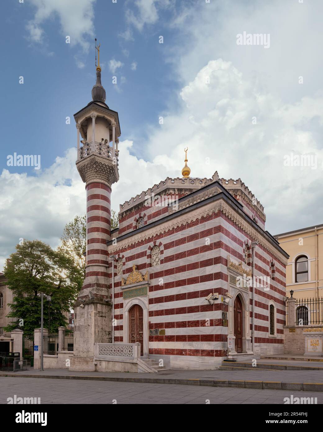 Vilayet Mosque, Vilayet Cami, or Nalli Masjid, a 19th century small