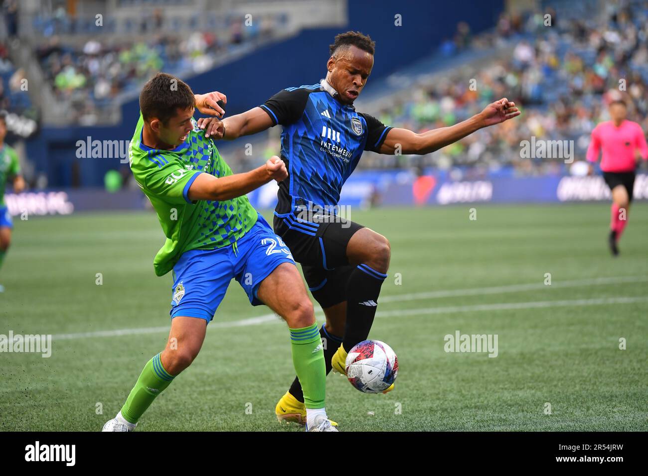 Seattle, WA, USA. 31st May, 2023. San Jose Earthquakes forward Jeremy Ebobisse (11) and Seattle Sounders defender Jackson Ragen (25) battle for possession during the MLS soccer match between San Jose Earthquake and the Seattle Sounders FC at Lumen Field in Seattle, WA. Steve Faber/CSM/Alamy Live News Stock Photo