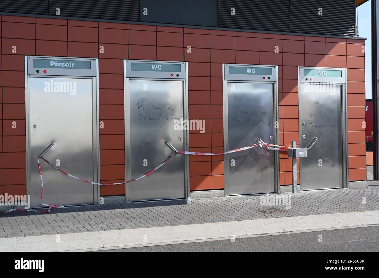28 May 2023, North Rhine-Westphalia, Düren: Locked and closed public ...