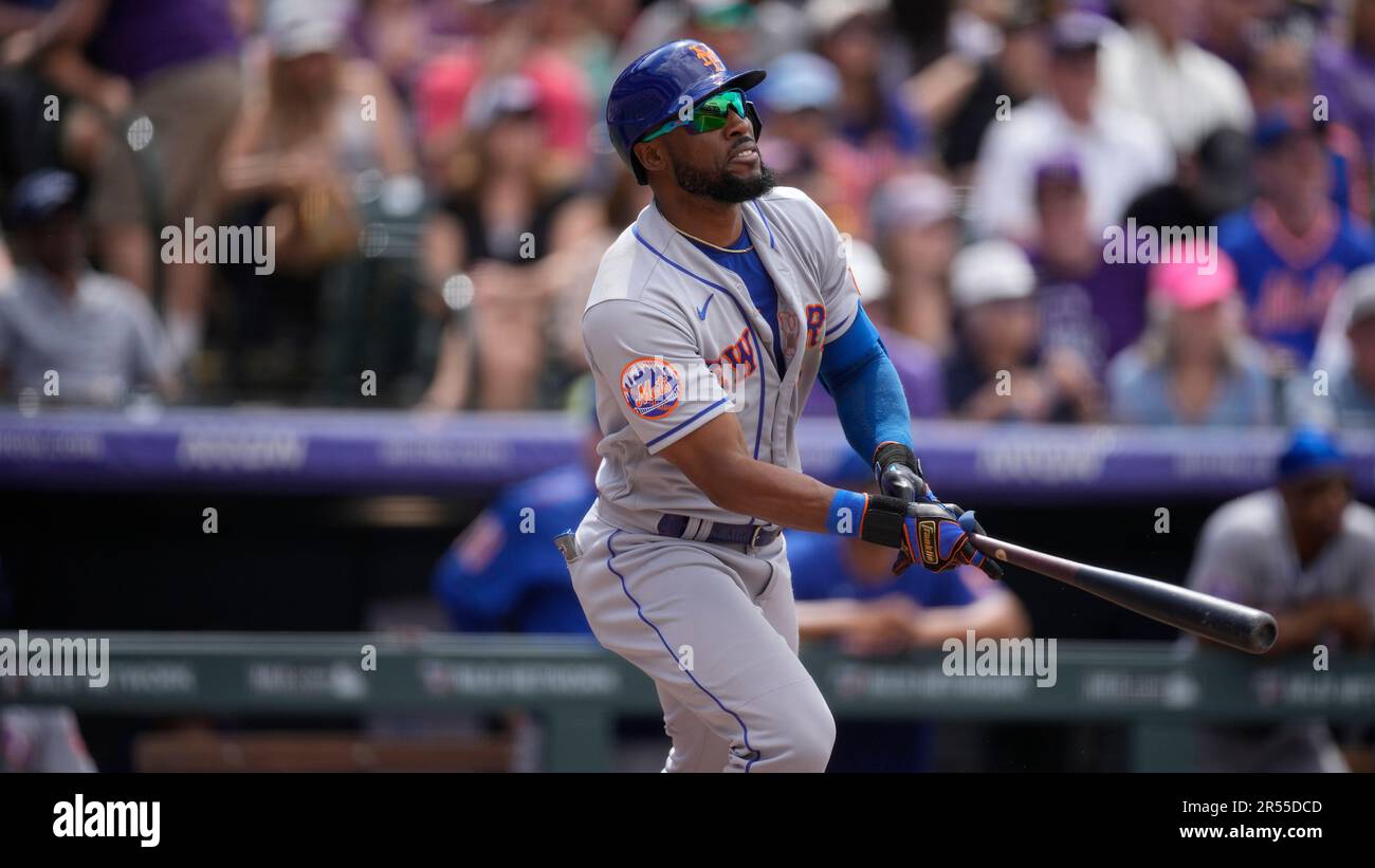 LOS ANGELES, CA - JUNE 03: New York Mets right fielder Starling