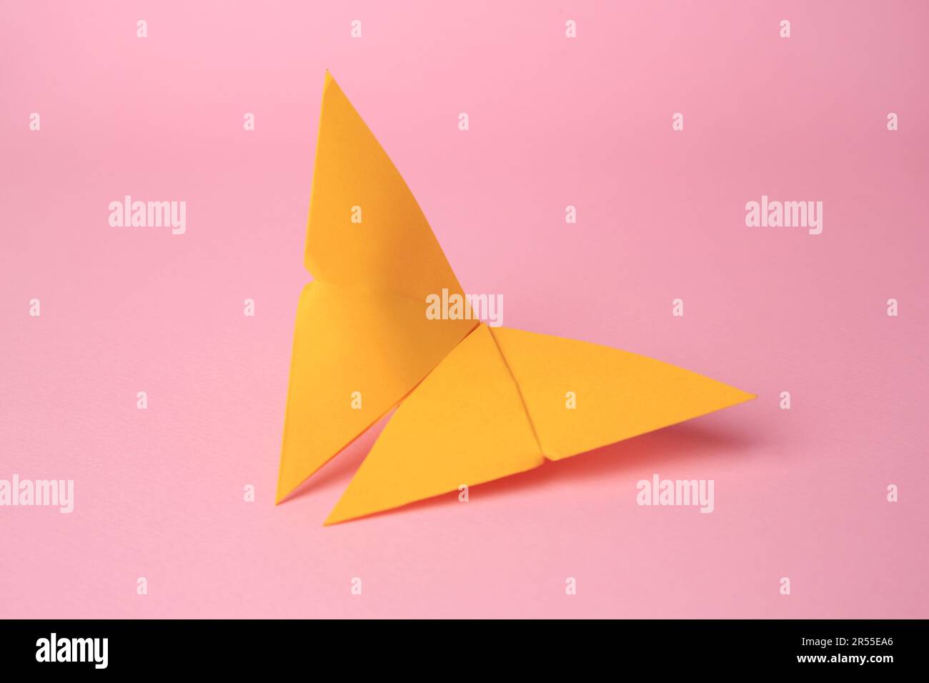 Paper butterfly craft hi-res stock photography and images - Alamy