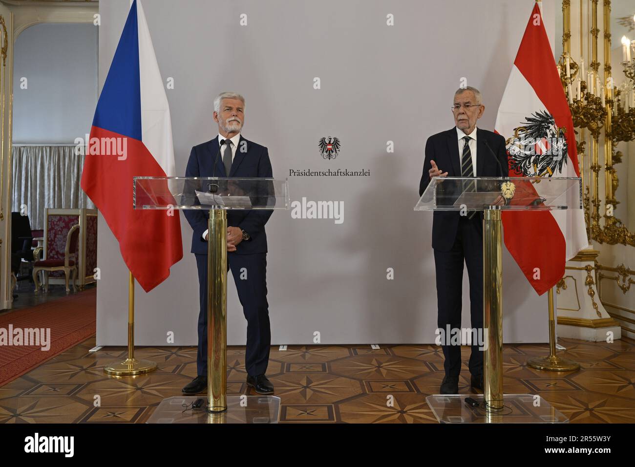 Vienna, Austria. 01st June, 2023. Austrian President Alexander Van der  Bellen, right, and his Czech counterpart Petr Pavel, left, give the press  conference after their meeting, on June 1, 2023, in Vienna,