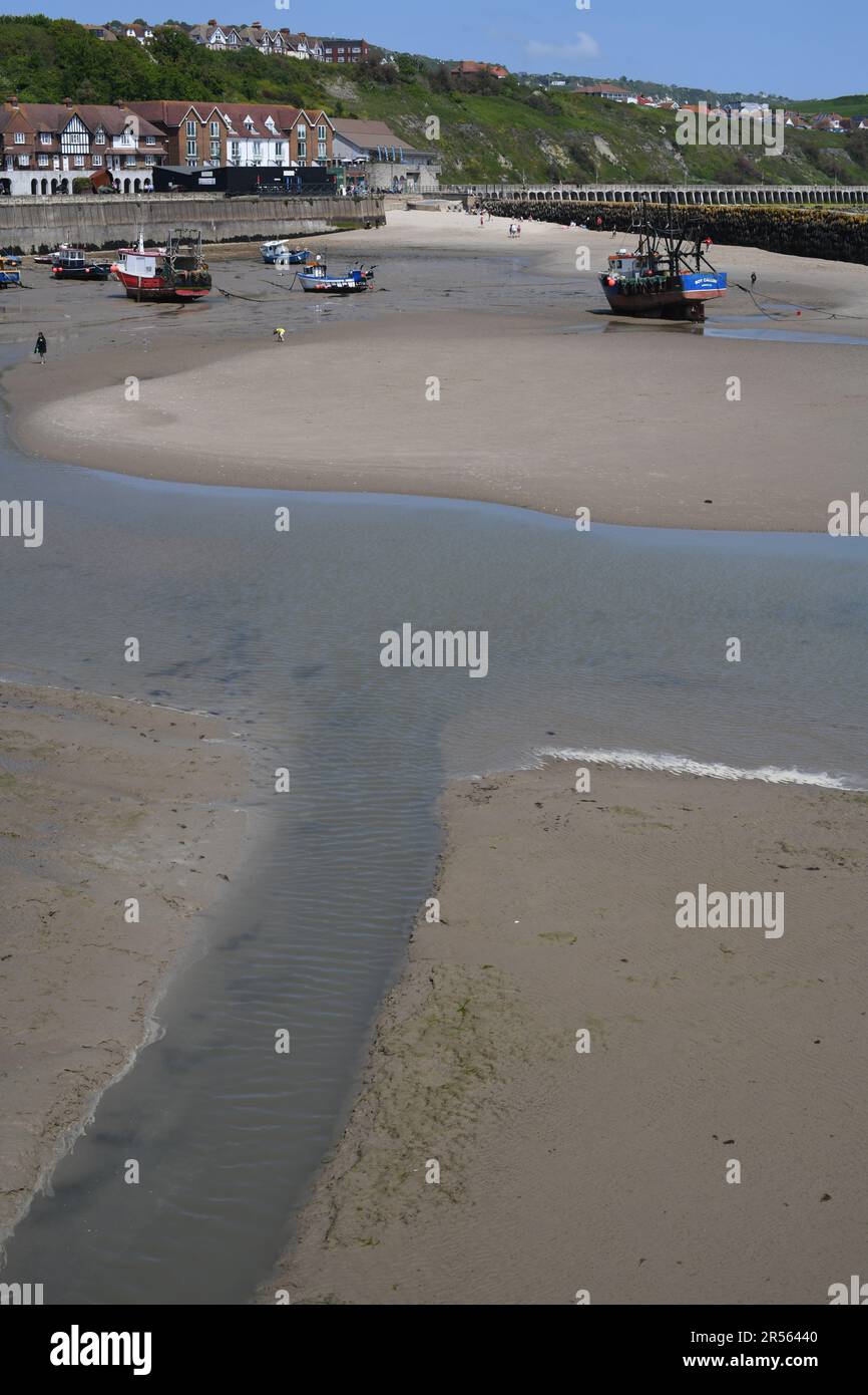Folkestone beach hi-res stock photography and images - Alamy