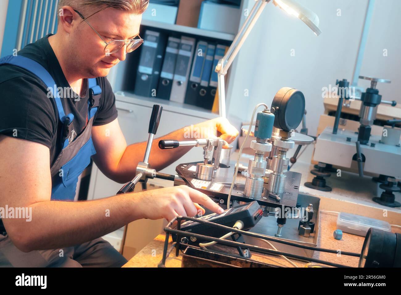 The instrumentation fitter carries out diagnostics and calibration of