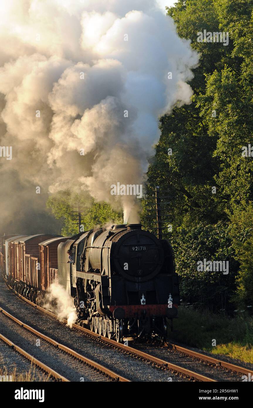 '92212' running as '92178' with a mixed goods at Kinchley Lane. Stock Photo