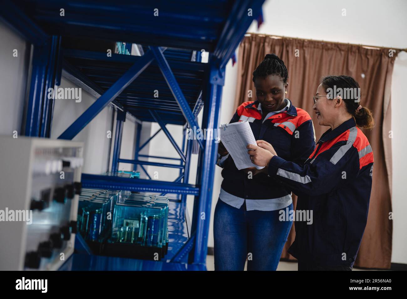 (230601) NAIROBI, June 1, 2023 (Xinhua) Chinese instructor Chen