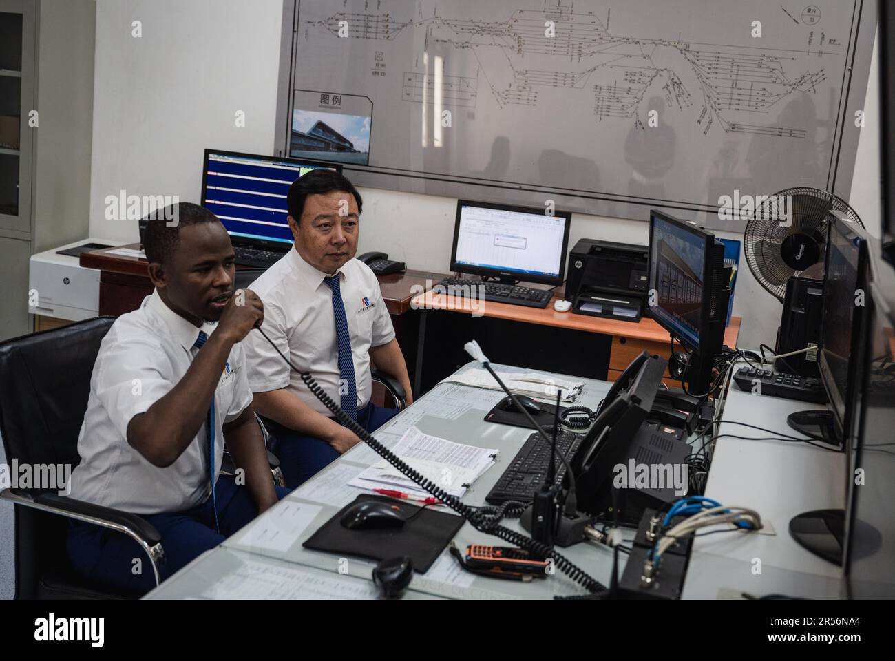 (230601) NAIROBI, June 1, 2023 (Xinhua) Chinese instructor Mao