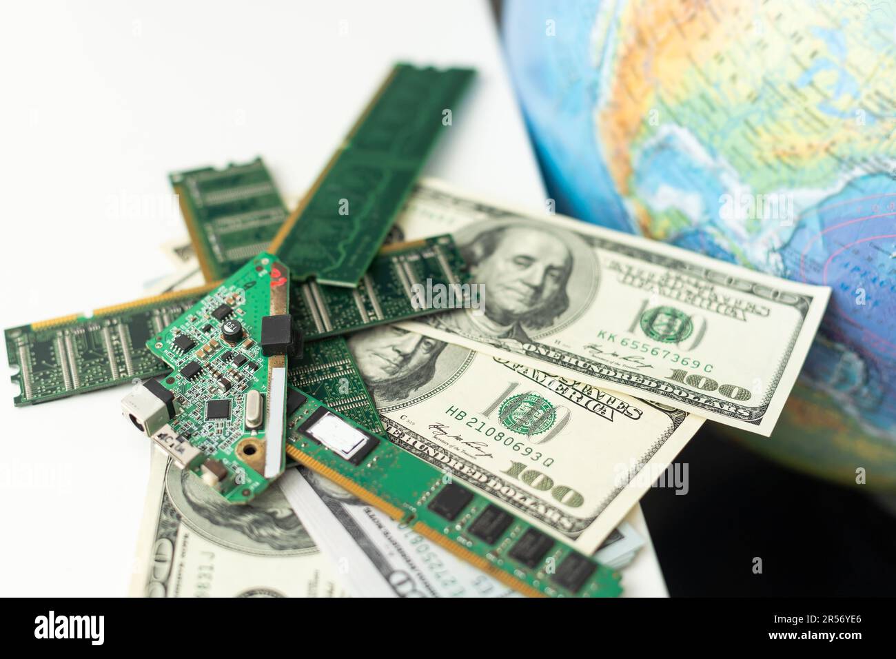 Electrical circuit board solar hi-res stock photography and images - Alamy