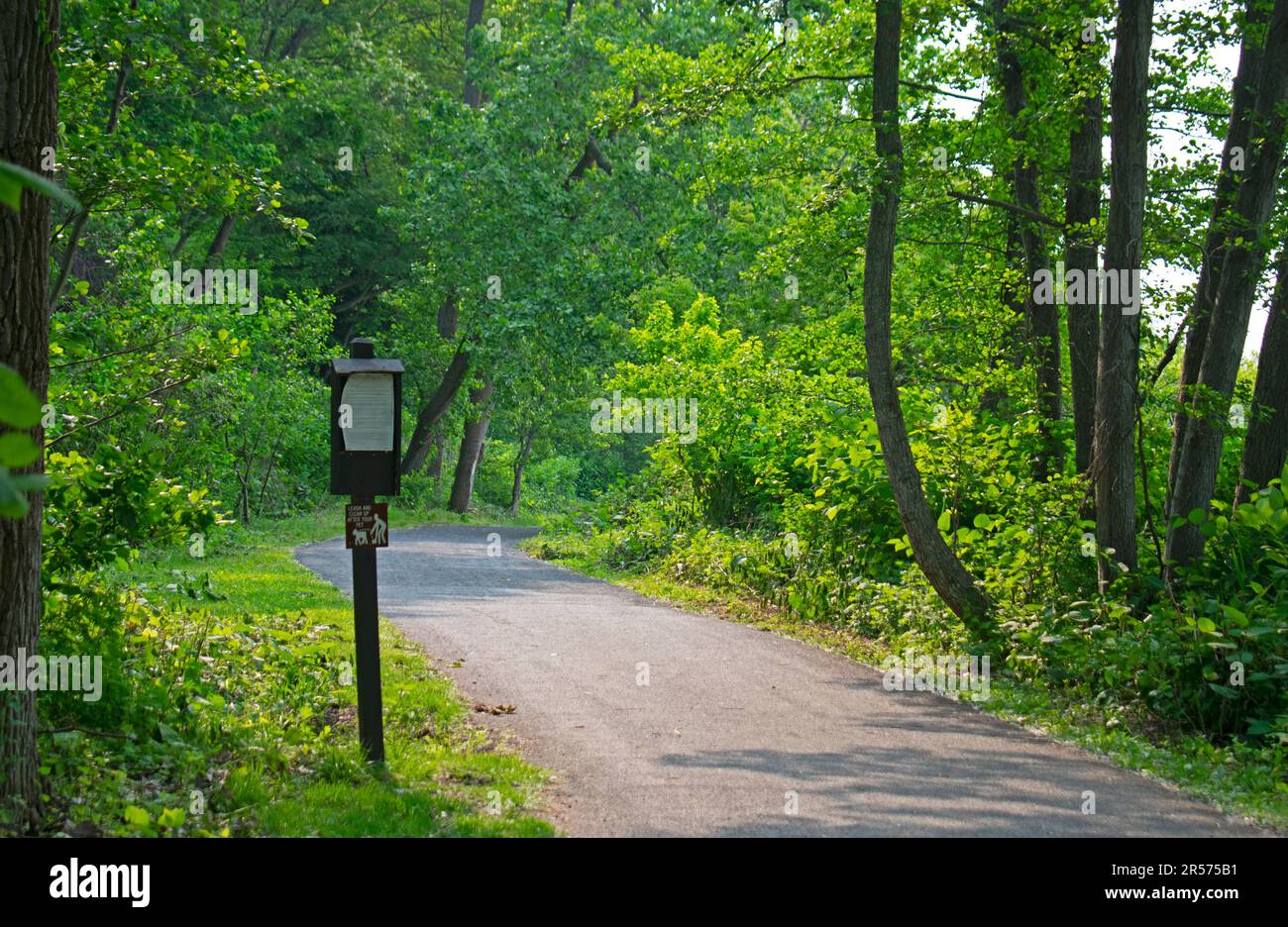 Hiking the easy Henry Hudson Trail at Popamopa Point, in Atlantic  Highlands, New Jersey, on a pleasant Spring day -02 Stock Photo - Alamy