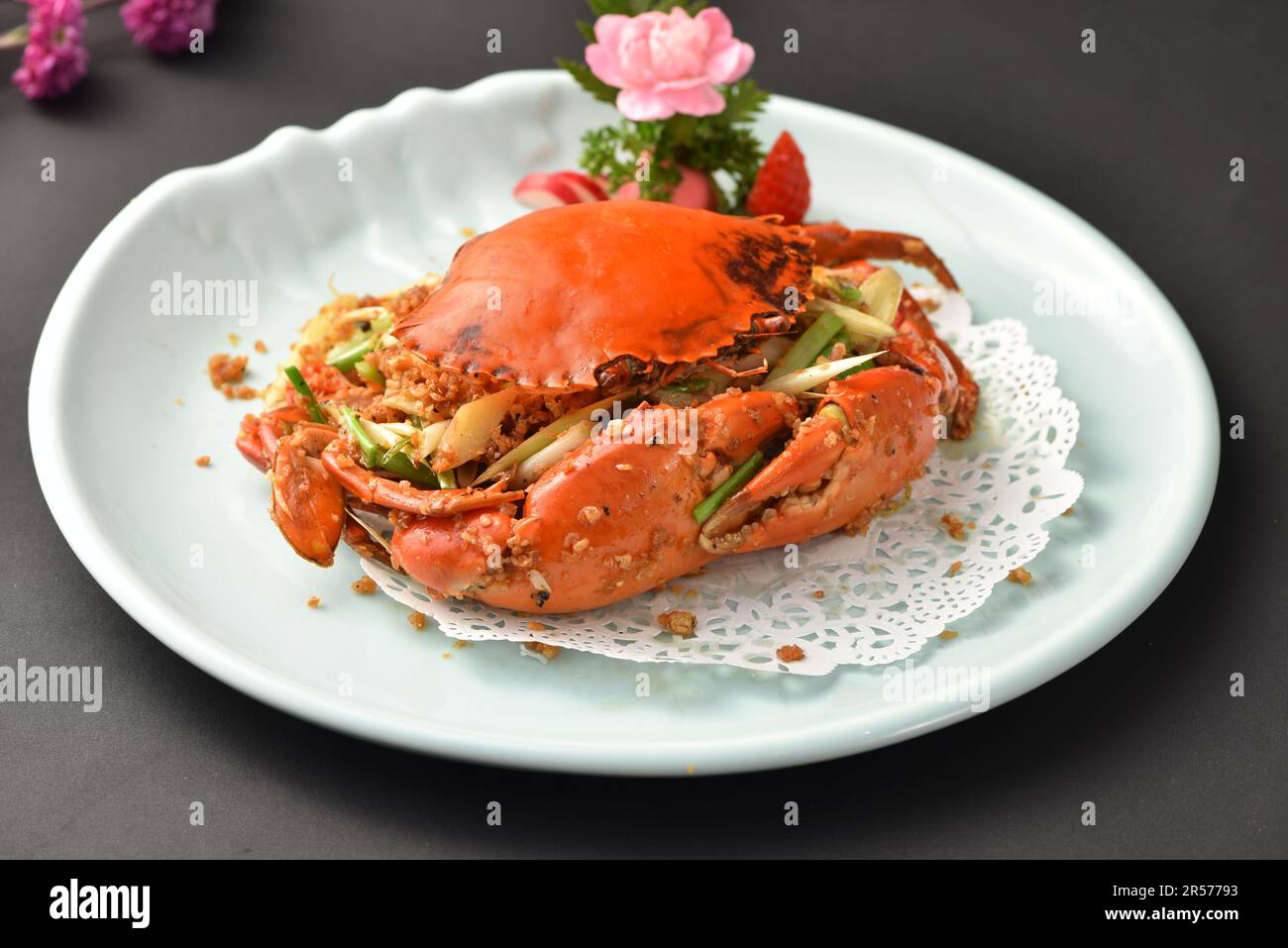 Hong Kong style Stir Fried crab with Garlic，salt and pepper Big crab, Be-for-time Style ,Typhoon Shelter Style Stock Photo