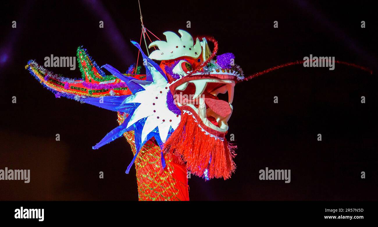 Chinese dragon dance singapore hi-res stock photography and images - Alamy