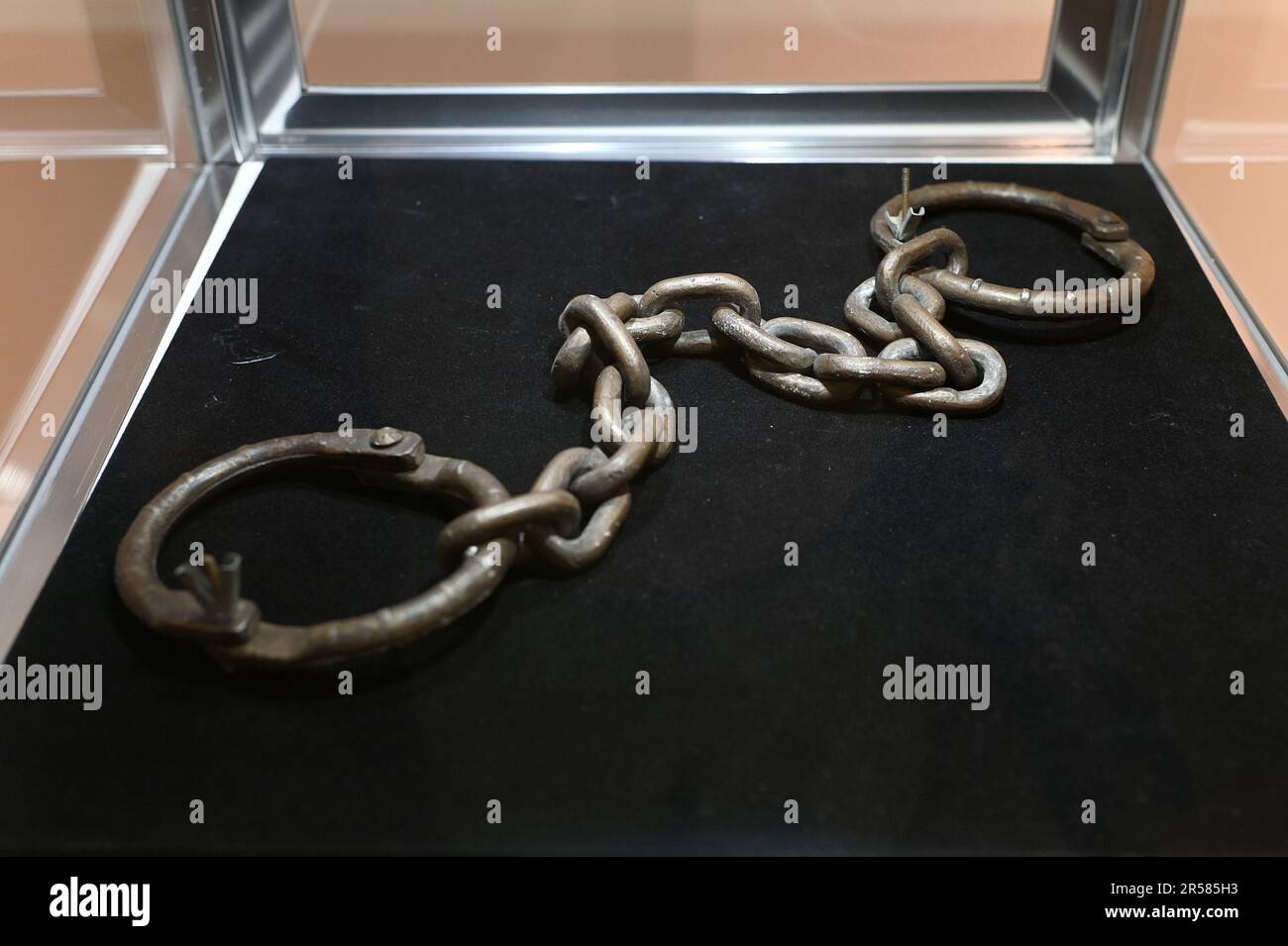 New York, USA. 01st June, 2023. Prop shackles from the movie ‘Cool Hand Luke' part of ‘The World of Joanne Woodward and Paul Newman' collection to be auctioned at Sotheby's, New York, NY, June 1, 2023. Items include furniture, film, entertainment and racing memorabilia, along with watches and decorative art. (Photo by Anthony Behar/Sipa USA) Credit: Sipa USA/Alamy Live News Stock Photo