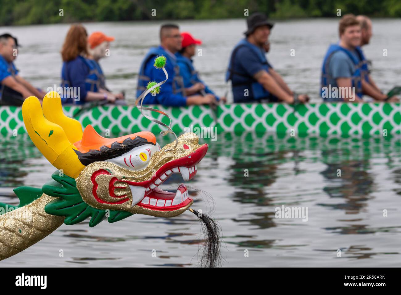 Washington, DC - The DC Dragon Boat Festival on the Potomac River. Dragon boating is a 2300-year-old Chinese tradition. The Washington festival has be Stock Photo