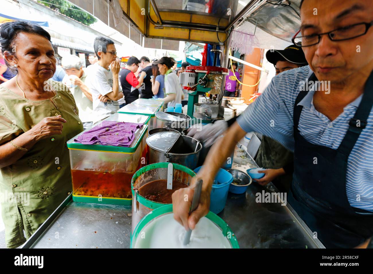 Georgetown, Penang, Malaysia - July 18, 2014: Penang Road Famous Cendol is a local foodie landmark in Georgetown, Penang, Malaysia. Cendol is an iced Stock Photo