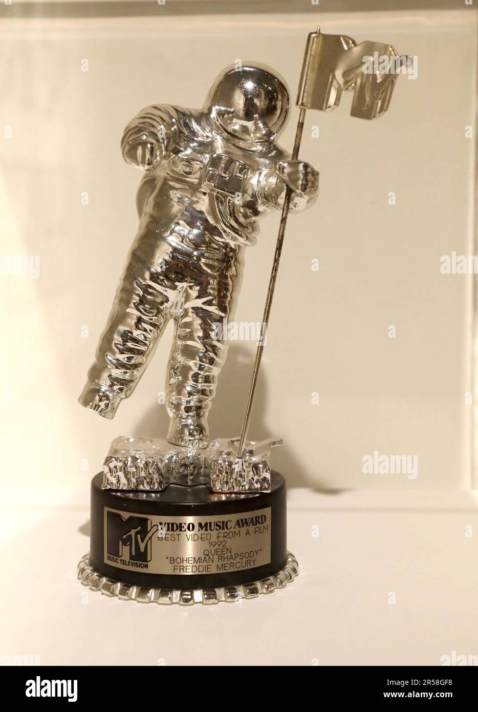 Bohemian rhapsody video hi-res stock photography and images - Alamy