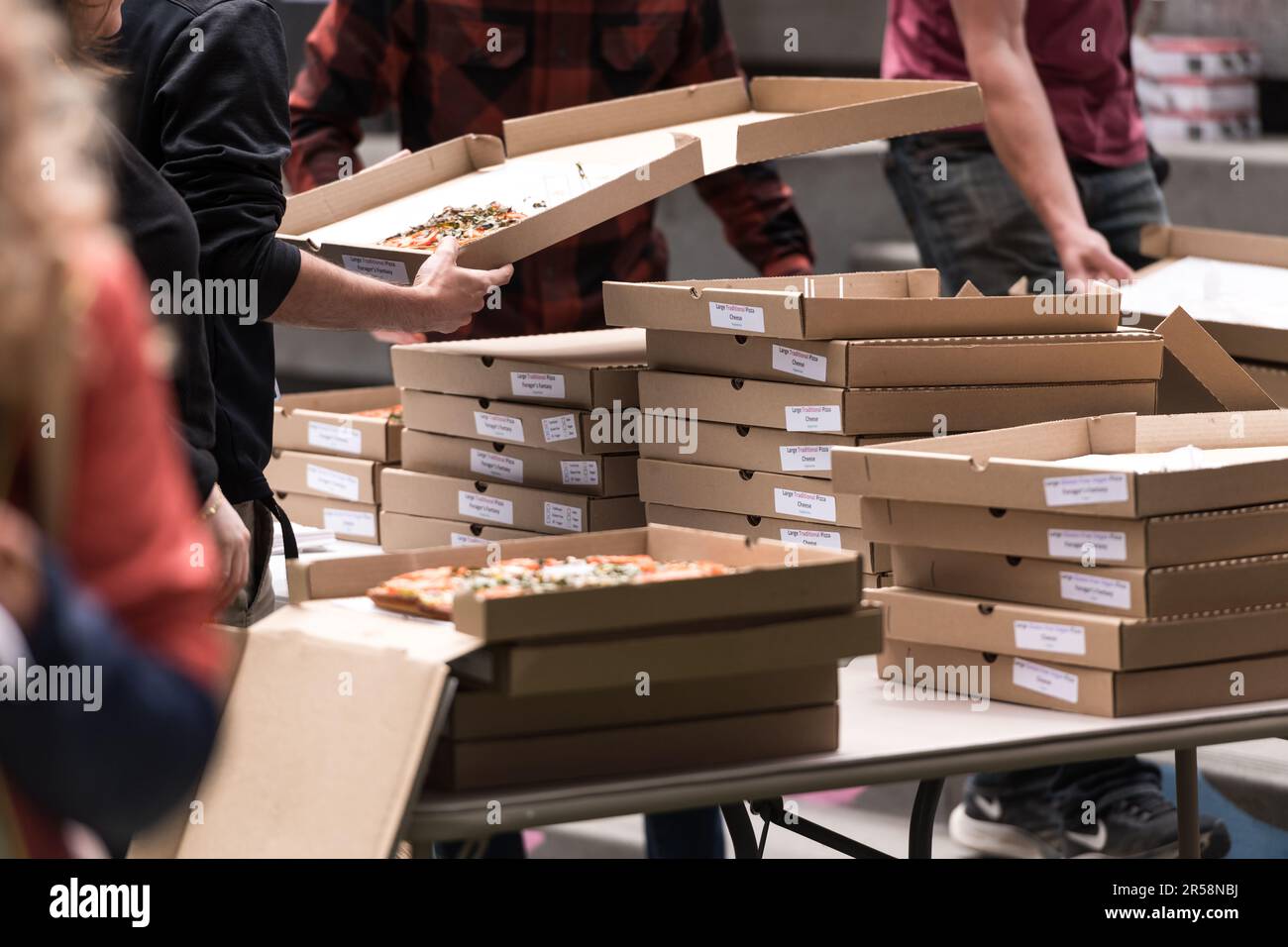 Return to office mandate hi-res stock photography and images - Alamy