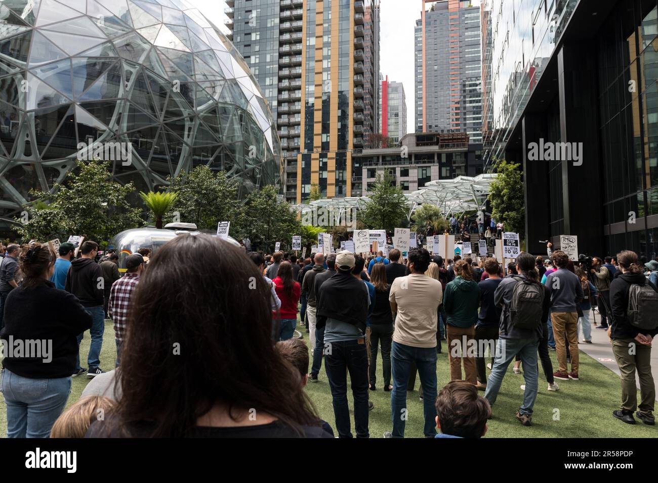 Seattle, USA. 31 May, 2023. Amazon corporate employees walk out of ...